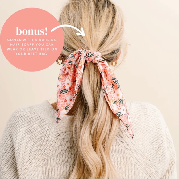 Pink Belt bag with flowered detachable scarf - Picture 2 of 8